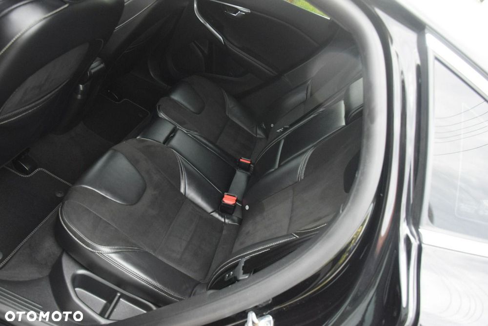 Volvo V40 D2 - 24
