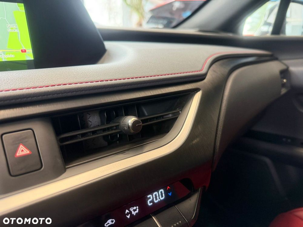 Lexus UX - 23