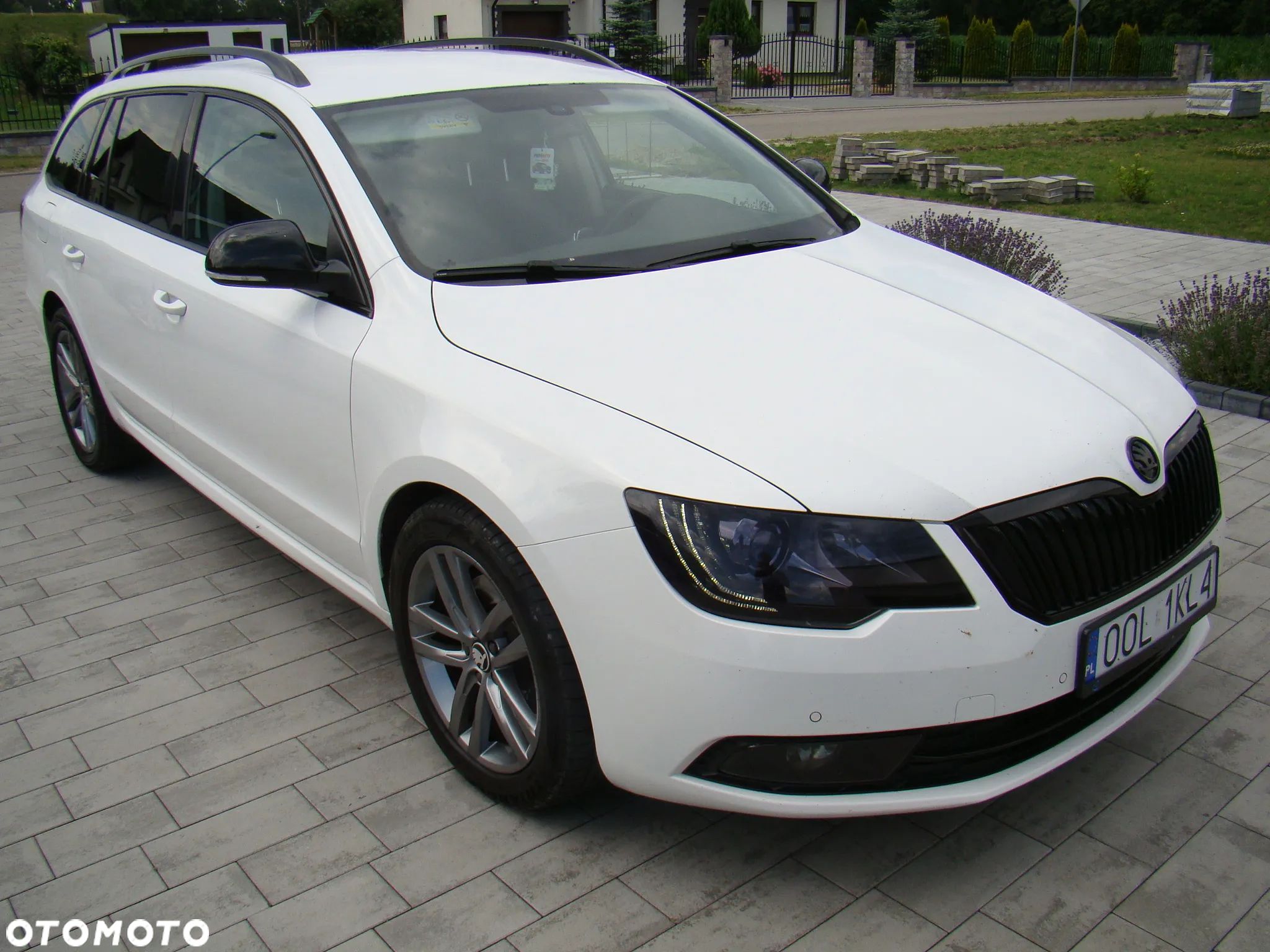 Skoda Superb 2.0 TDI Ambition DSG - 1