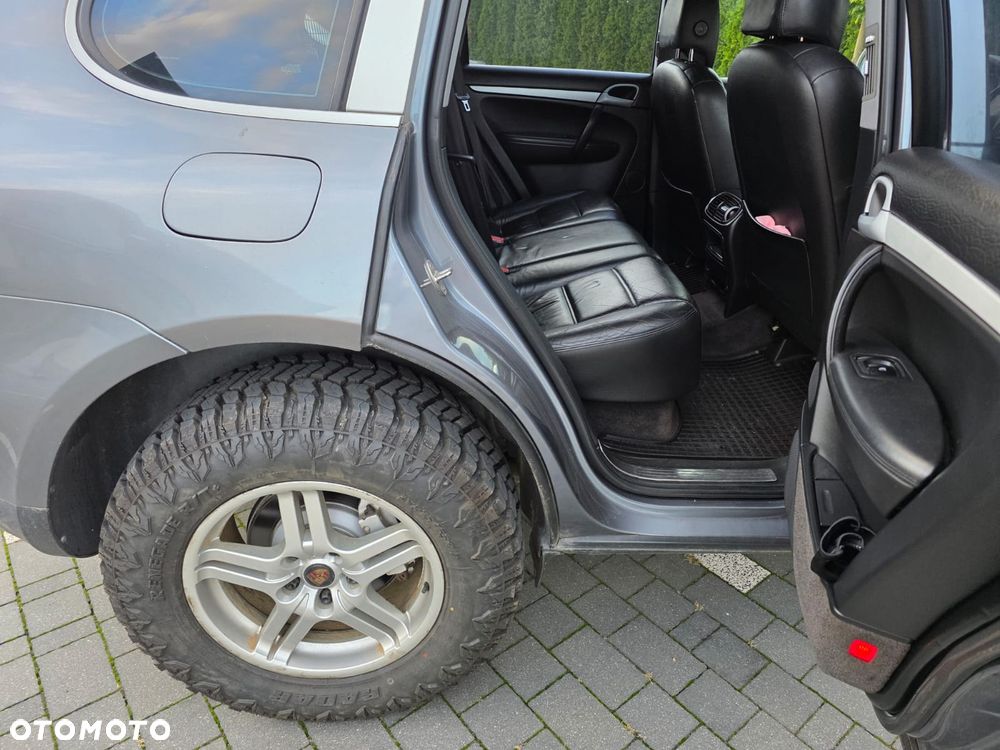 Porsche Cayenne - 16