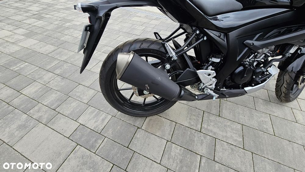 Suzuki GSX - 11