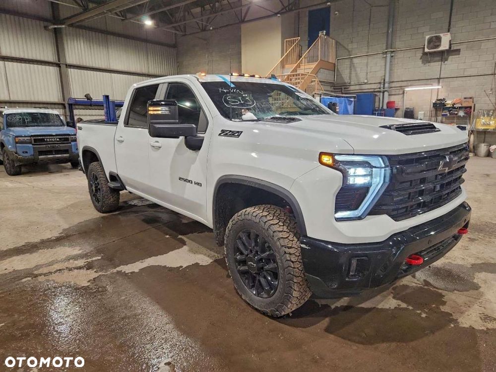 Chevrolet Silverado - 10