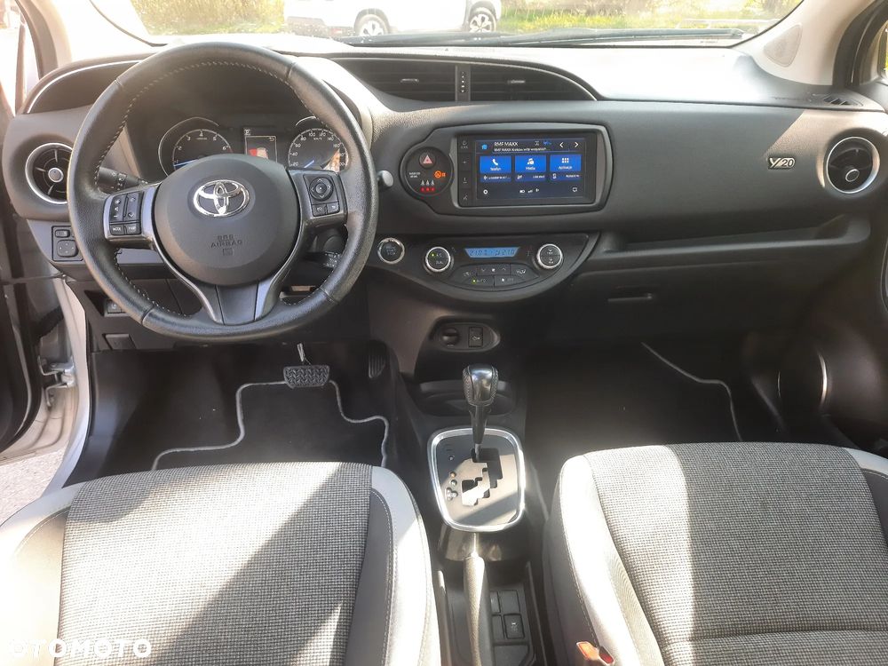 Toyota Yaris 1.5 20th Anniversary CVT - 11