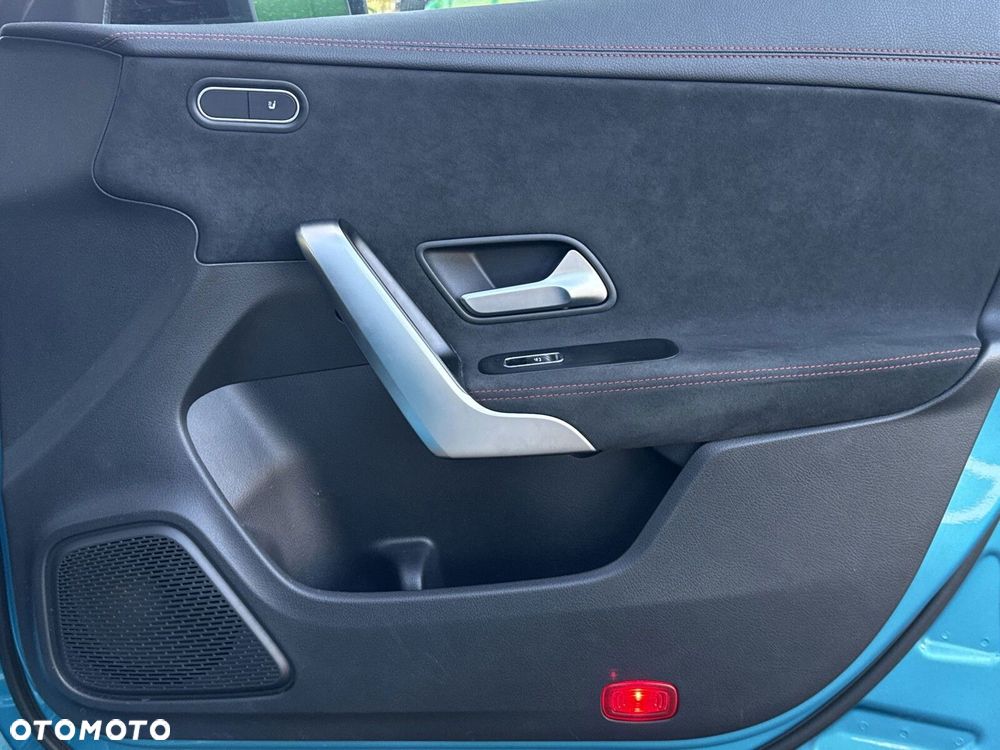 Mercedes-Benz CLA - 21