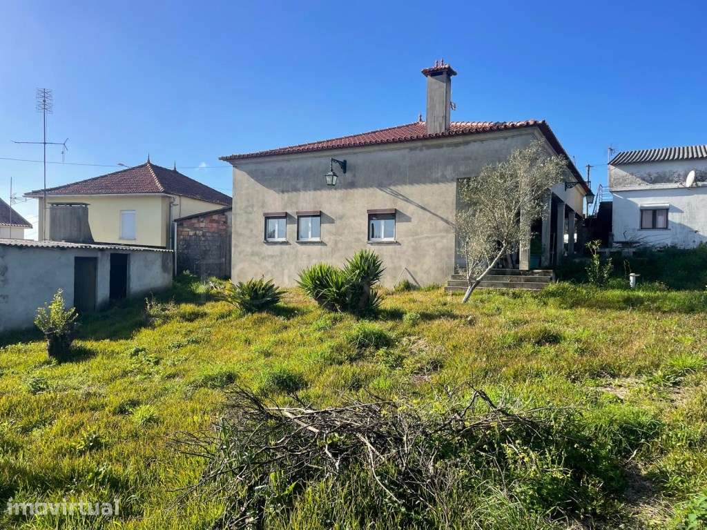 Moradia T4 com terreno em Vila Nova de Anha - Grande imagem: 2/22