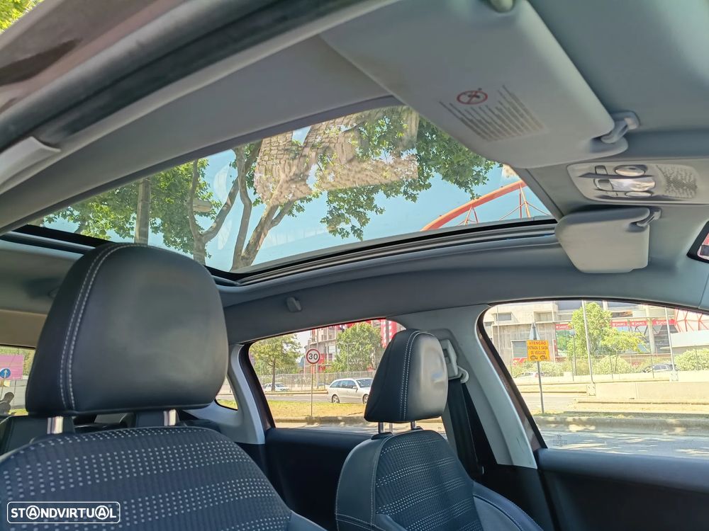 Peugeot 2008 1.6 e-HDi Allure - 12