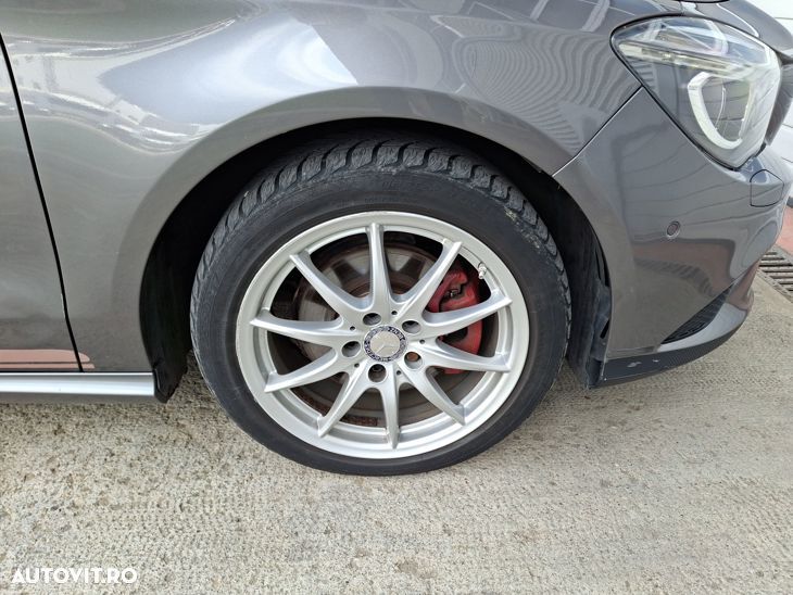 Mercedes-Benz CLA 200 7G-DCT Urban - 17