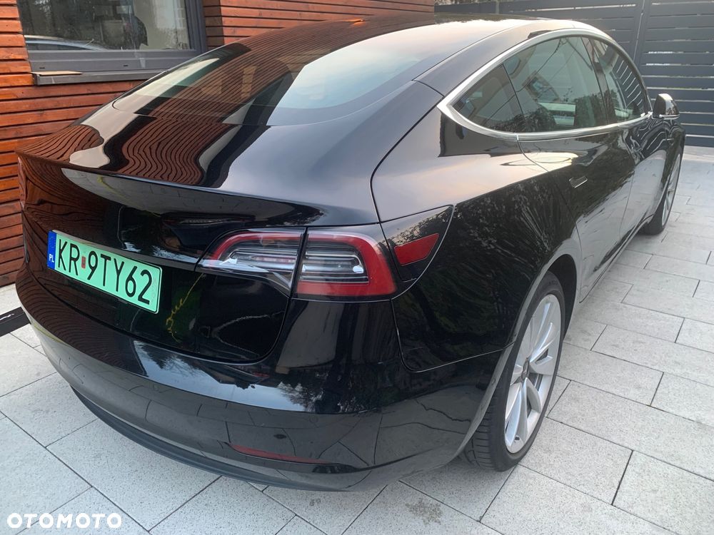 Tesla Model 3 - 3