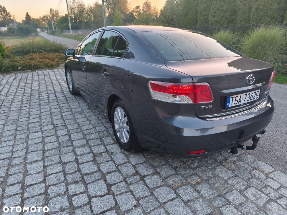 Toyota Avensis - 4