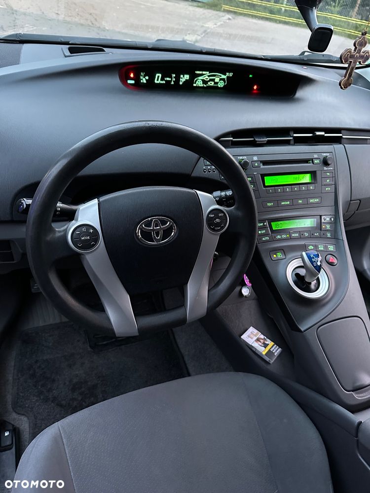 Toyota Prius+ ver--hybrid-sol - 12