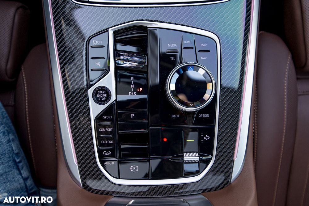 BMW X7 M60i xDrive AT MHEV - 32