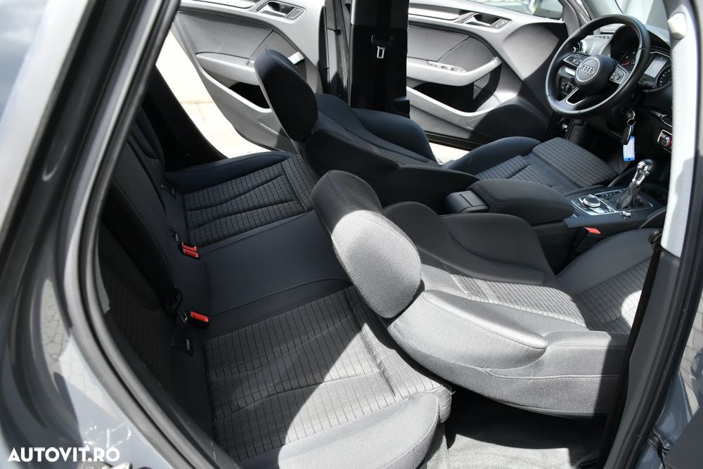 Audi A3 1.6 TDI S tronic Sport - 22