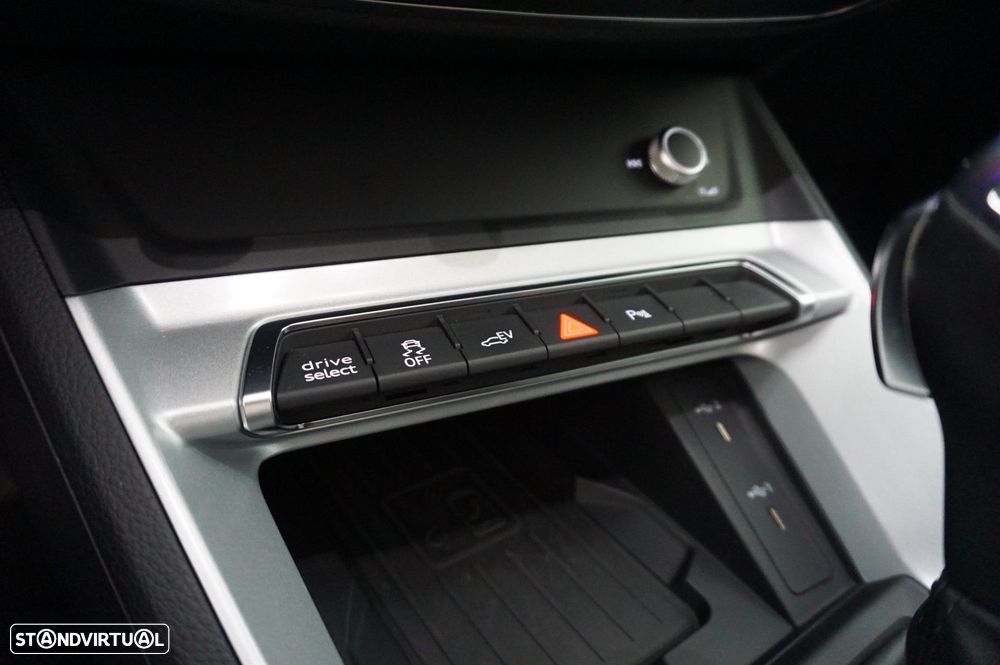 Audi Q3 Sportback 45 TFSIe S tronic - 32