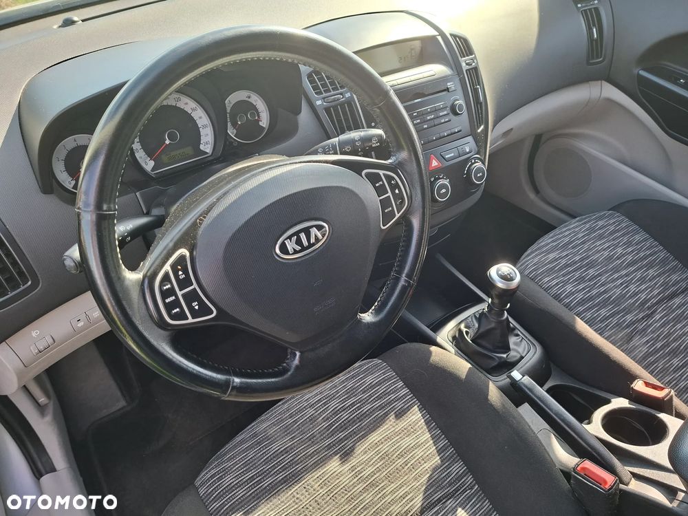 Kia Ceed - 7