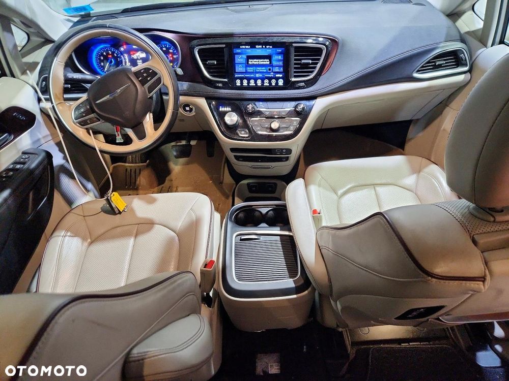 Chrysler Pacifica - 7