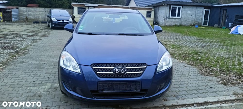 Kia Ceed 1.4 Comfort - 13