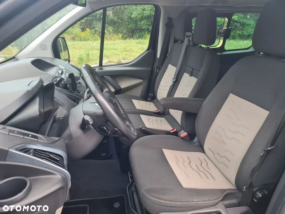 Ford Tourneo Custom - 14