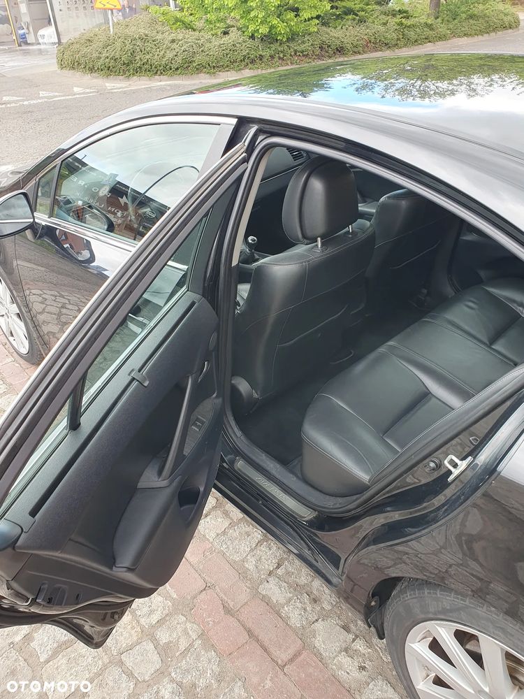 Toyota Avensis 2.2 D-4D Prestige - 9