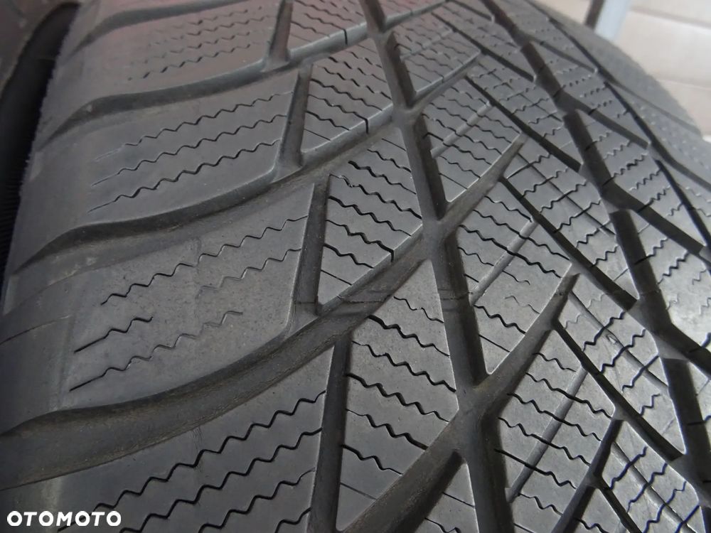 225/55/R18 102V Bridgestone Blizzak LM001 - 4