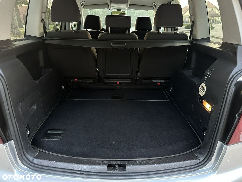 Volkswagen Touran - 39