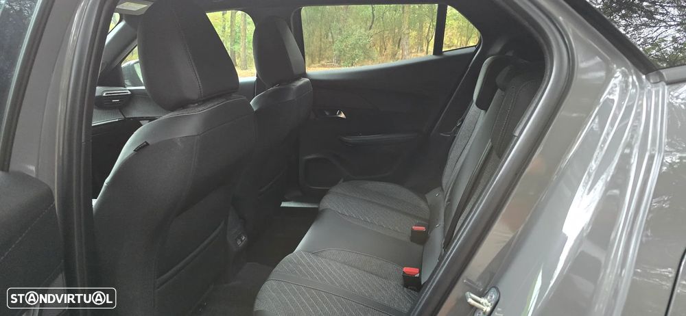 Peugeot 2008 1.2 Hybrid Allure e-DCS6 - 13