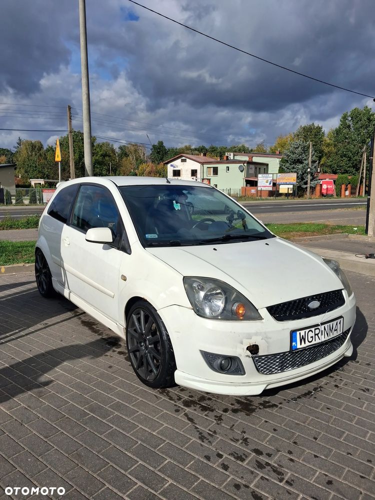 Ford Fiesta 2006 photo 2