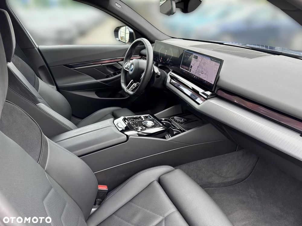 BMW i5 - 7