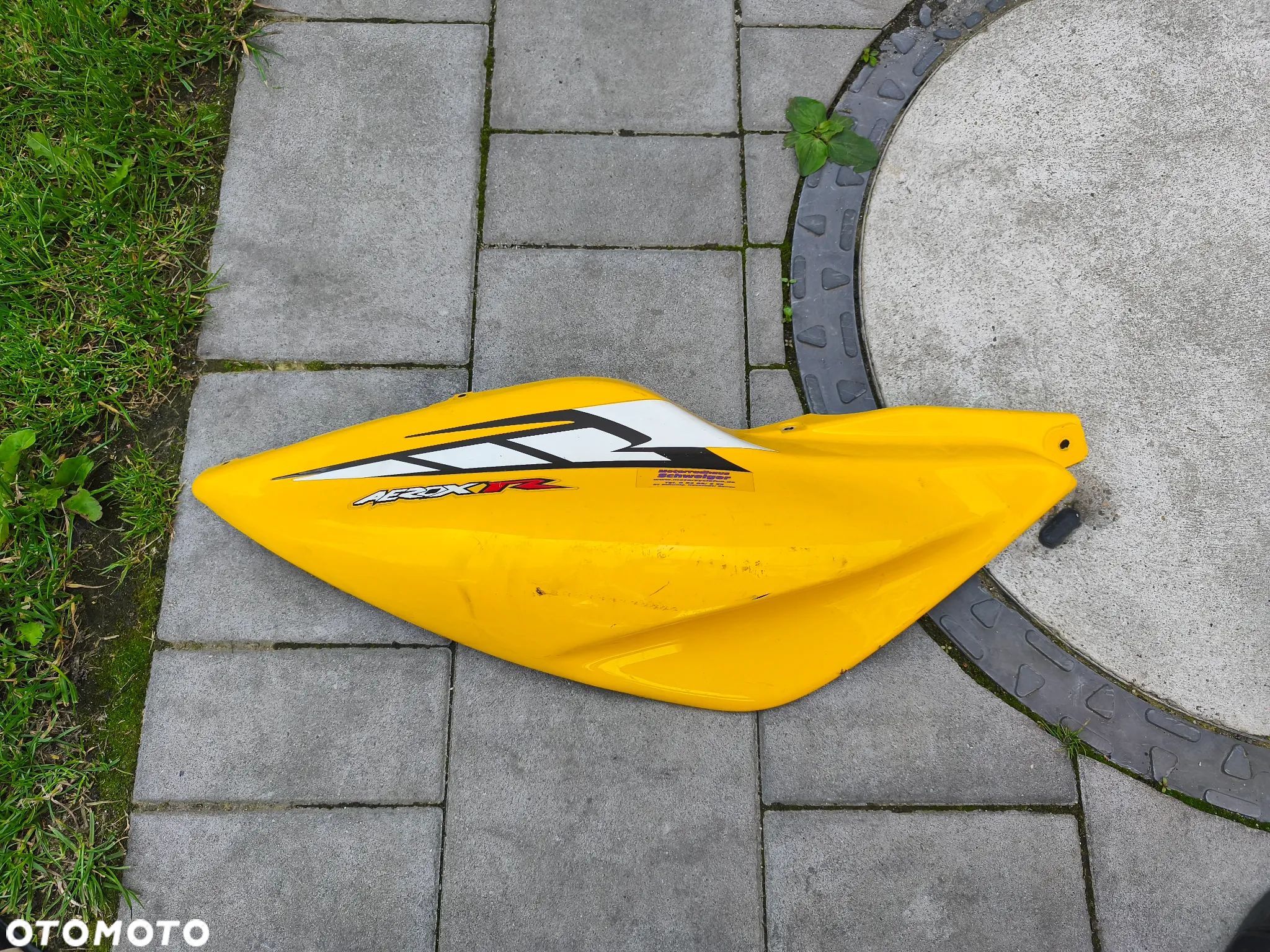 Owiewka, osłona, bok, boczek Yamaha Aerox 50 - 1