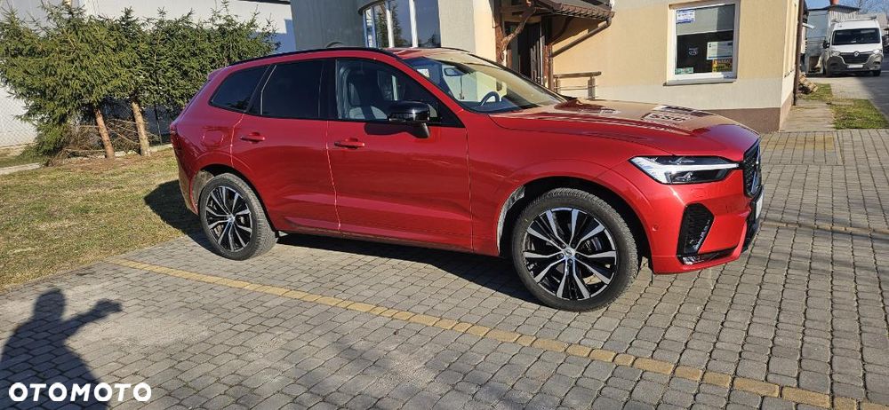 Volvo XC 60 B5 B AWD Plus Dark - 2