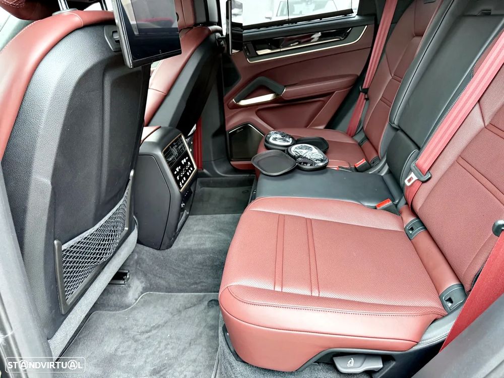 Porsche Cayenne Turbo E-Hybrid - 35