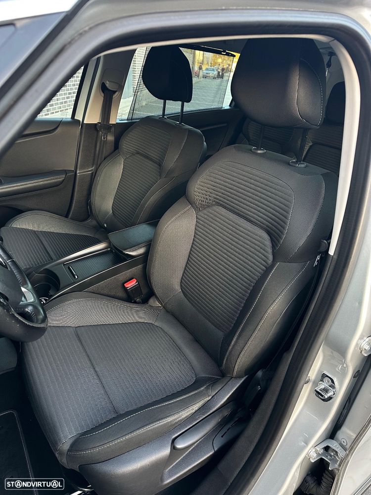 Renault Grand Scénic - 12