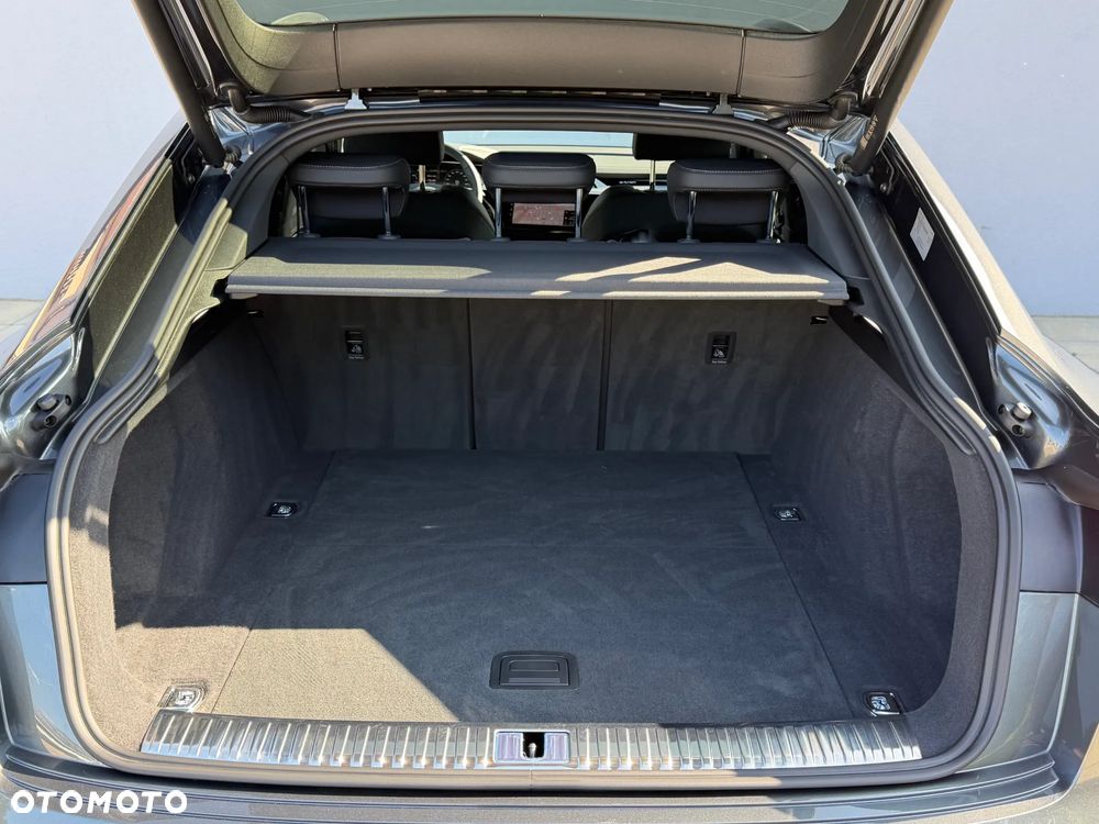 Audi Q8 Sportback e-tron - 7
