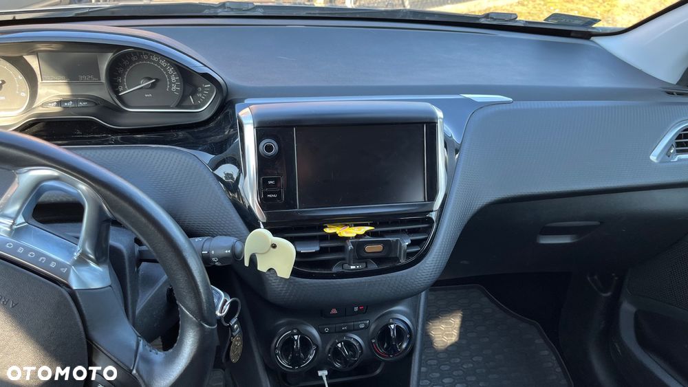 Peugeot 2008 1.6 BlueHDi Style - 10