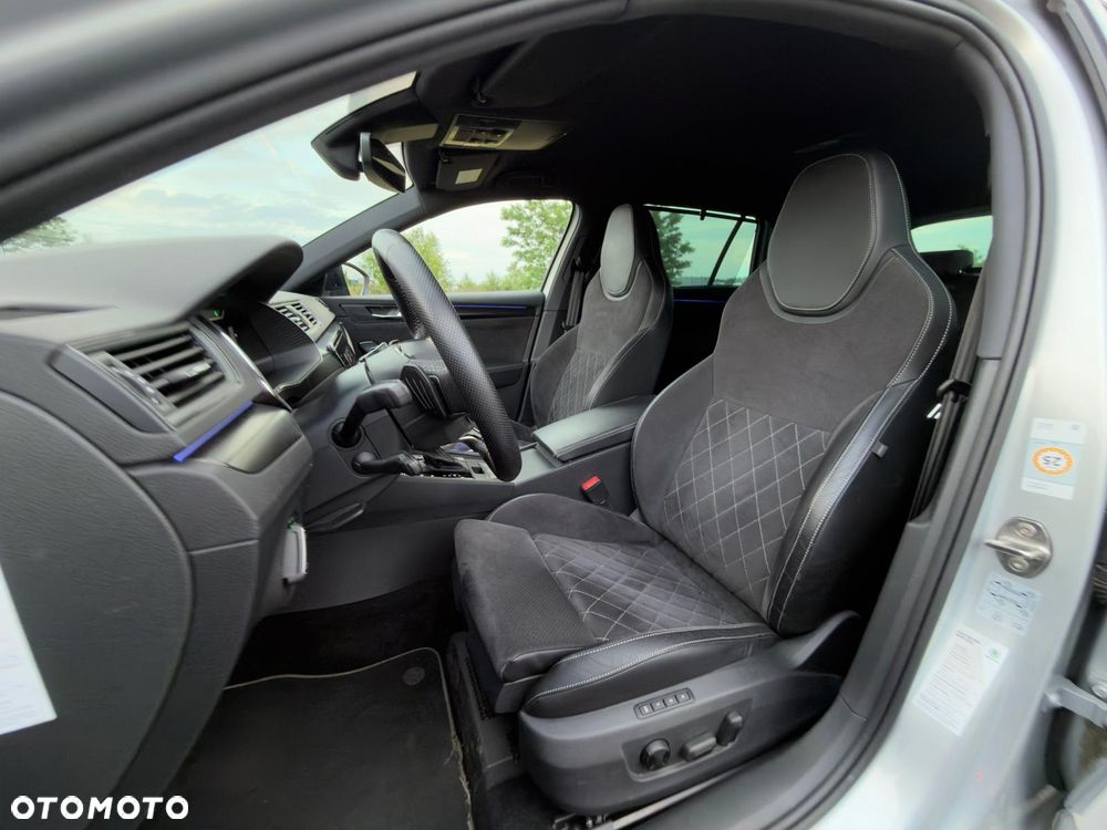 Skoda Superb 2.0 TDI DSG Sportline - 28