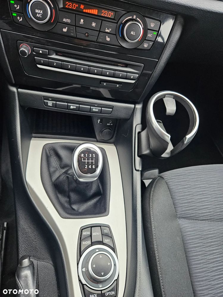 BMW X1 sDrive18d xLine - 12