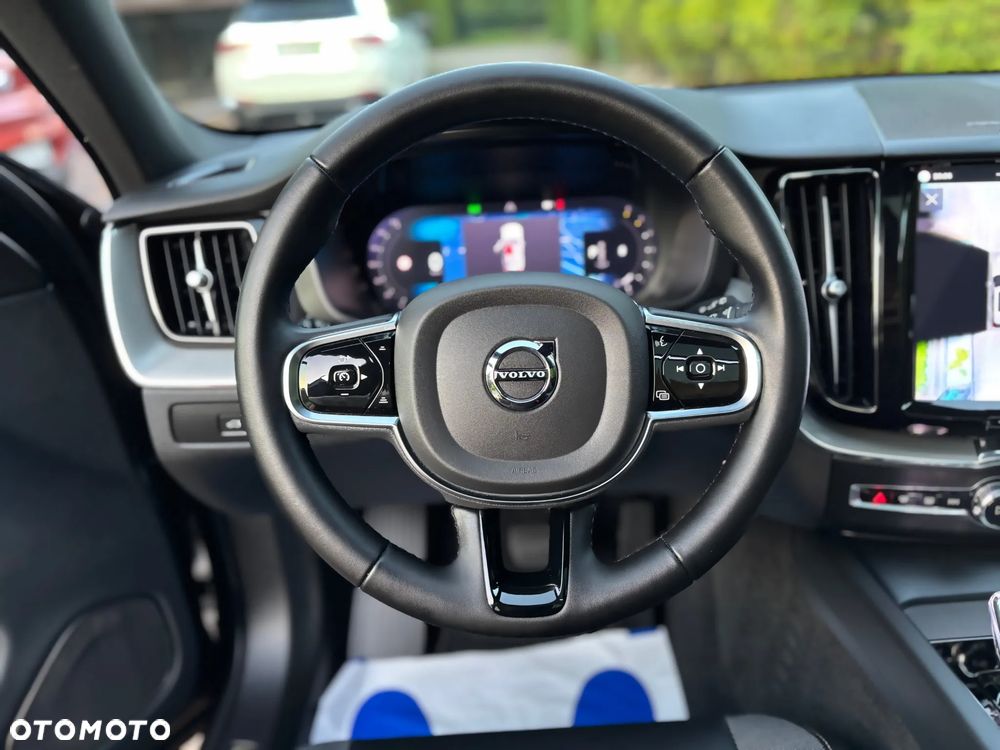 Volvo XC 60 B4 D AWD Geartronic RDesign - 29