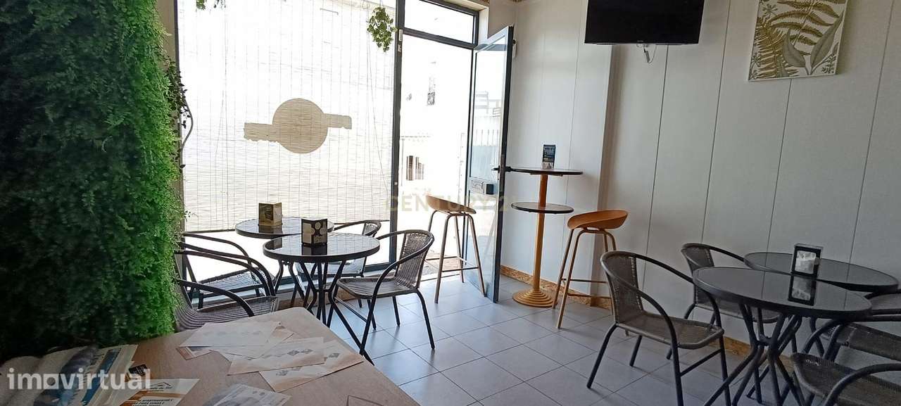 Trespasse de Café Totalmente Equipado na Quinta do Conde - Grande imagem: 4/7