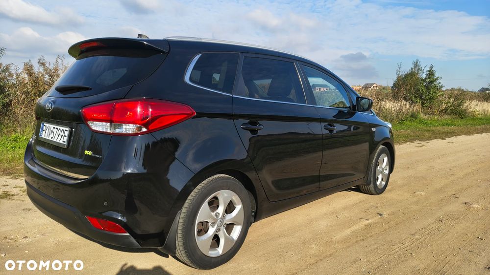 Kia Carens - 28
