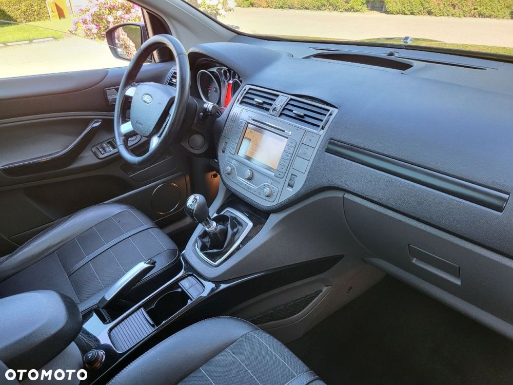 Ford Kuga - 10