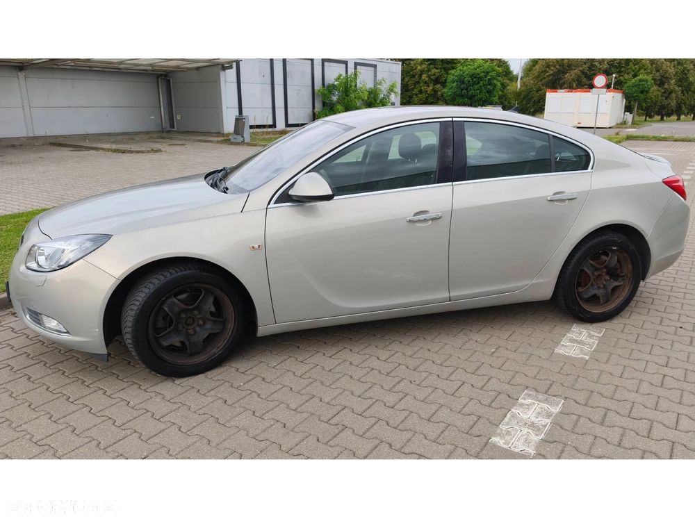 Opel Insignia 1.6 T Cosmo - 4