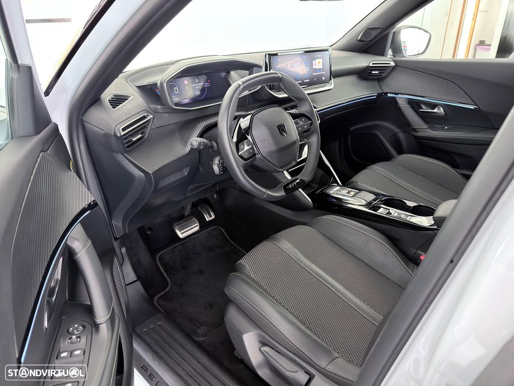 Peugeot e-2008 156 GT Exclusive - 13