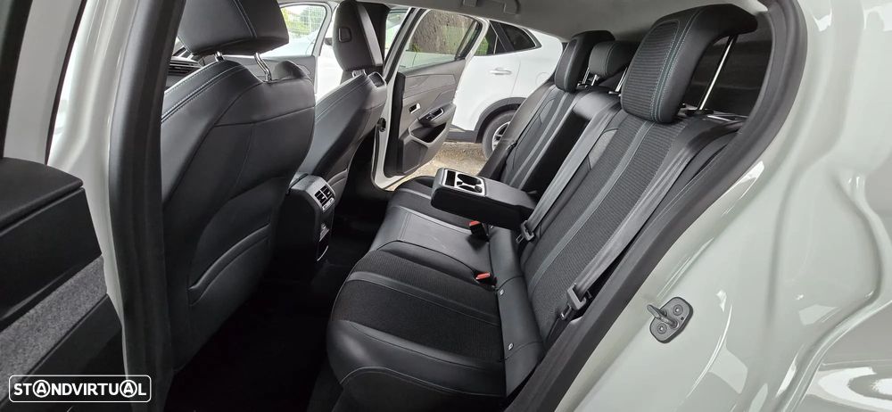 Peugeot 308 BlueHDi 130 EAT8 Allure - 36