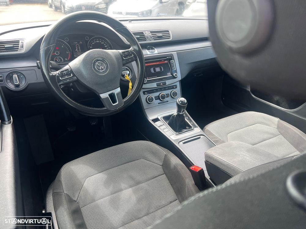 VW Passat 1.6 TDI Confortline - 35