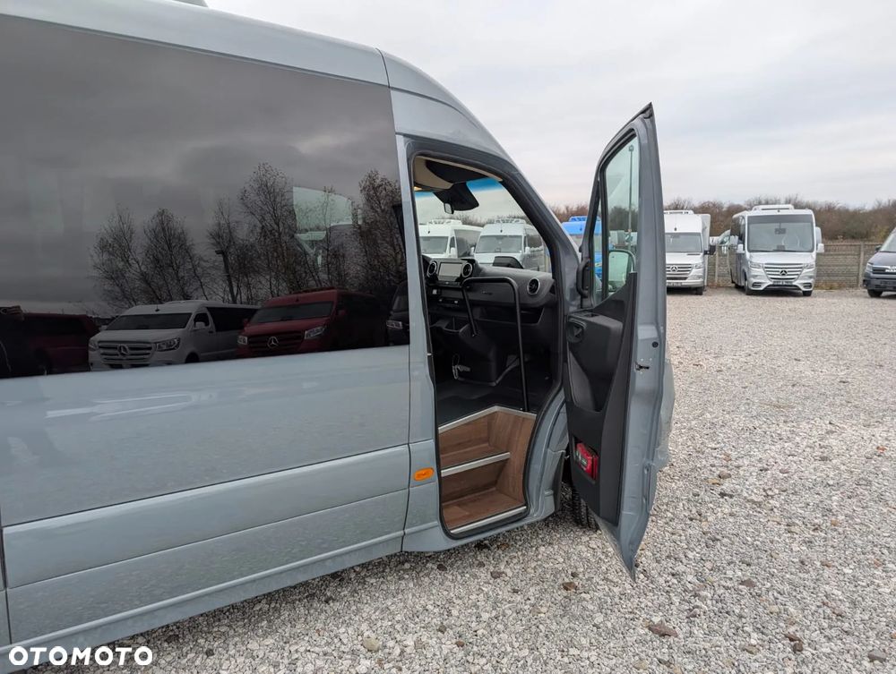 Mercedes-Benz Sprinter 519 - 13
