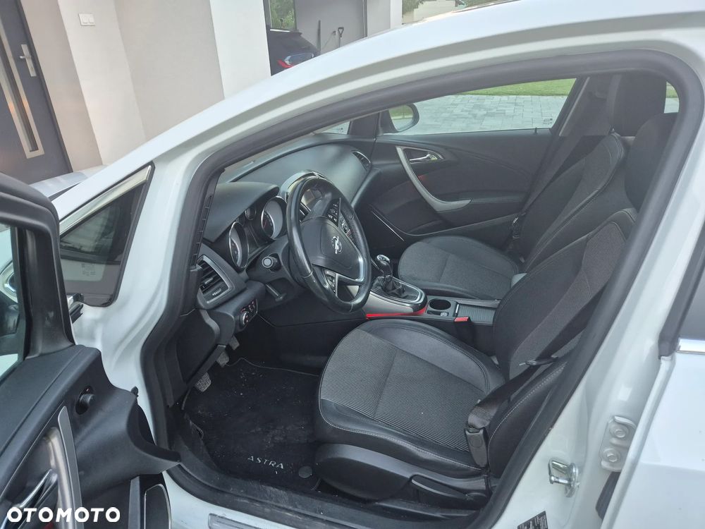 Opel Astra 1.7 CDTI Cosmo - 4