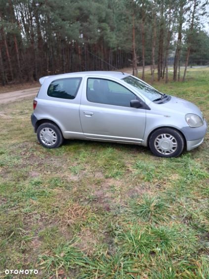 Toyota Yaris 1.0 Base - 1