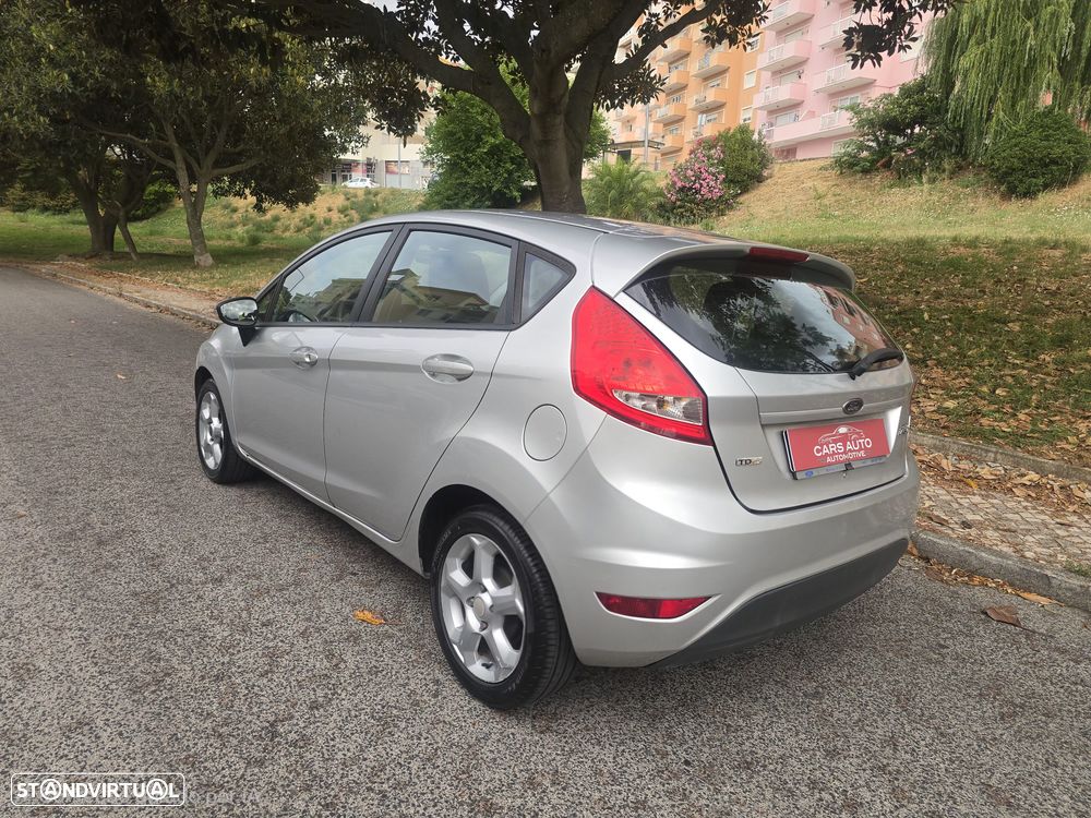 Ford Fiesta - 9