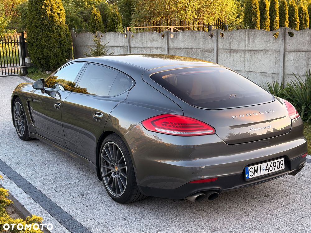 Porsche Panamera 4S Executive - 8