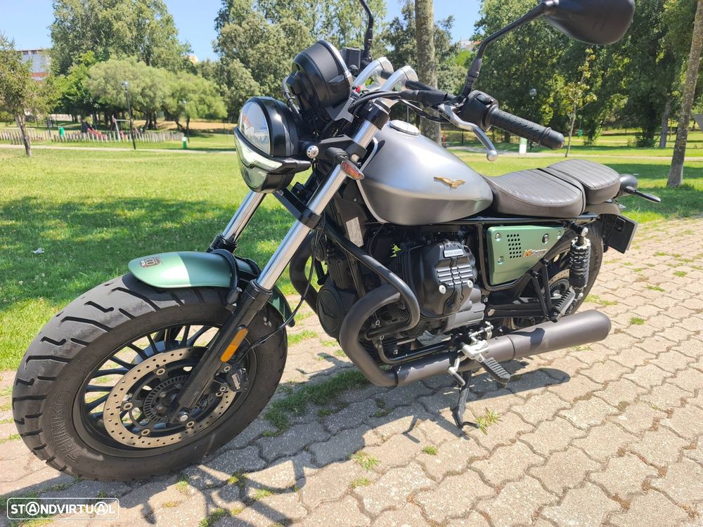 Moto Guzzi V9 Bobber - 7