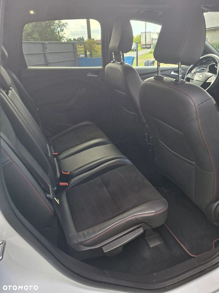 Ford Kuga - 38